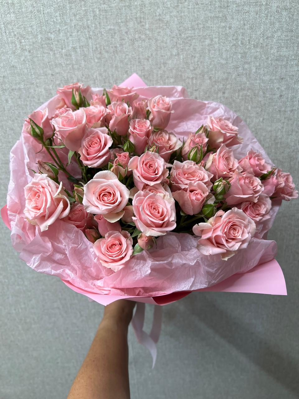 Букет «Розовый бум» из кустовых розовых роз в Зеленогорске Красноярского края Букет «Розовый бум» из кустовых розовых роз Зеленогорск Красноярский край
