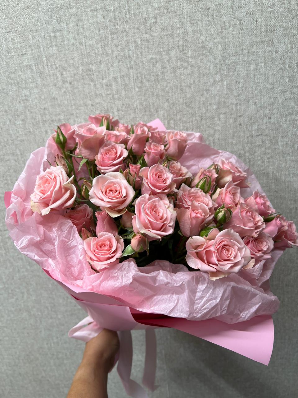 Букет «Розовый бум» из кустовых розовых роз в Зеленогорске Красноярского края Букет «Розовый бум» из кустовых розовых роз Зеленогорск Красноярский край